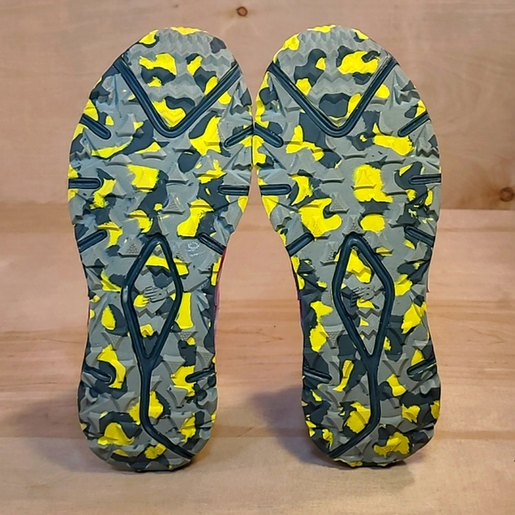 New Balance 690v2 Speed Ride Pink Gray Athletic Shoes - Picture 8 of 9